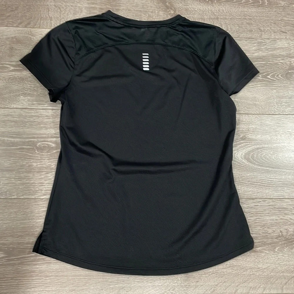 Under Armour Run Fitted Short Sleeve Athletic Top S - Picture 12 of 12